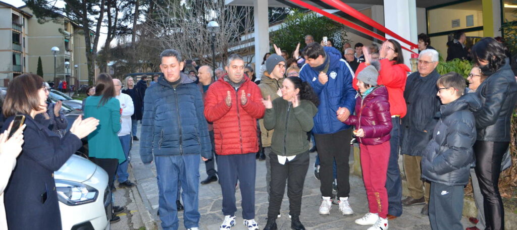 Fotografia dell'Inagurazione della casa in testa