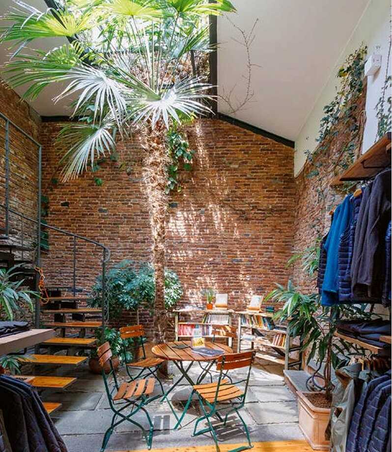 fotografia del negozio di Patagonia in corso Garibaldi