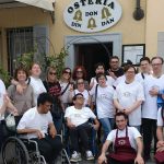 Quando il talento si mette a tavola, il gusto incontra l’inclusione fotografia dello staff cell'Osteria Din Don Dan